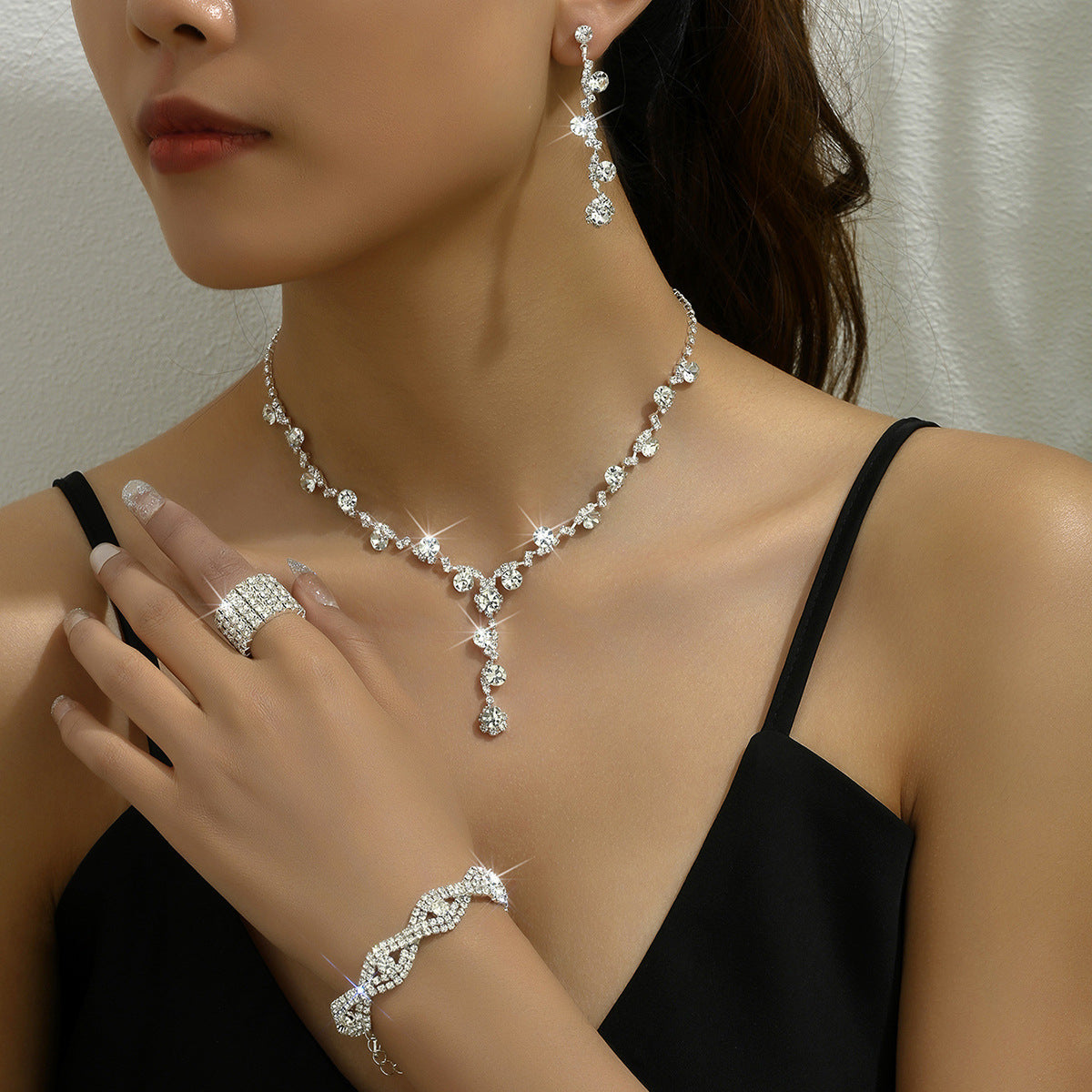Fashion Crystal Necklace Ear Stud Bracelet Jewelry Accessories