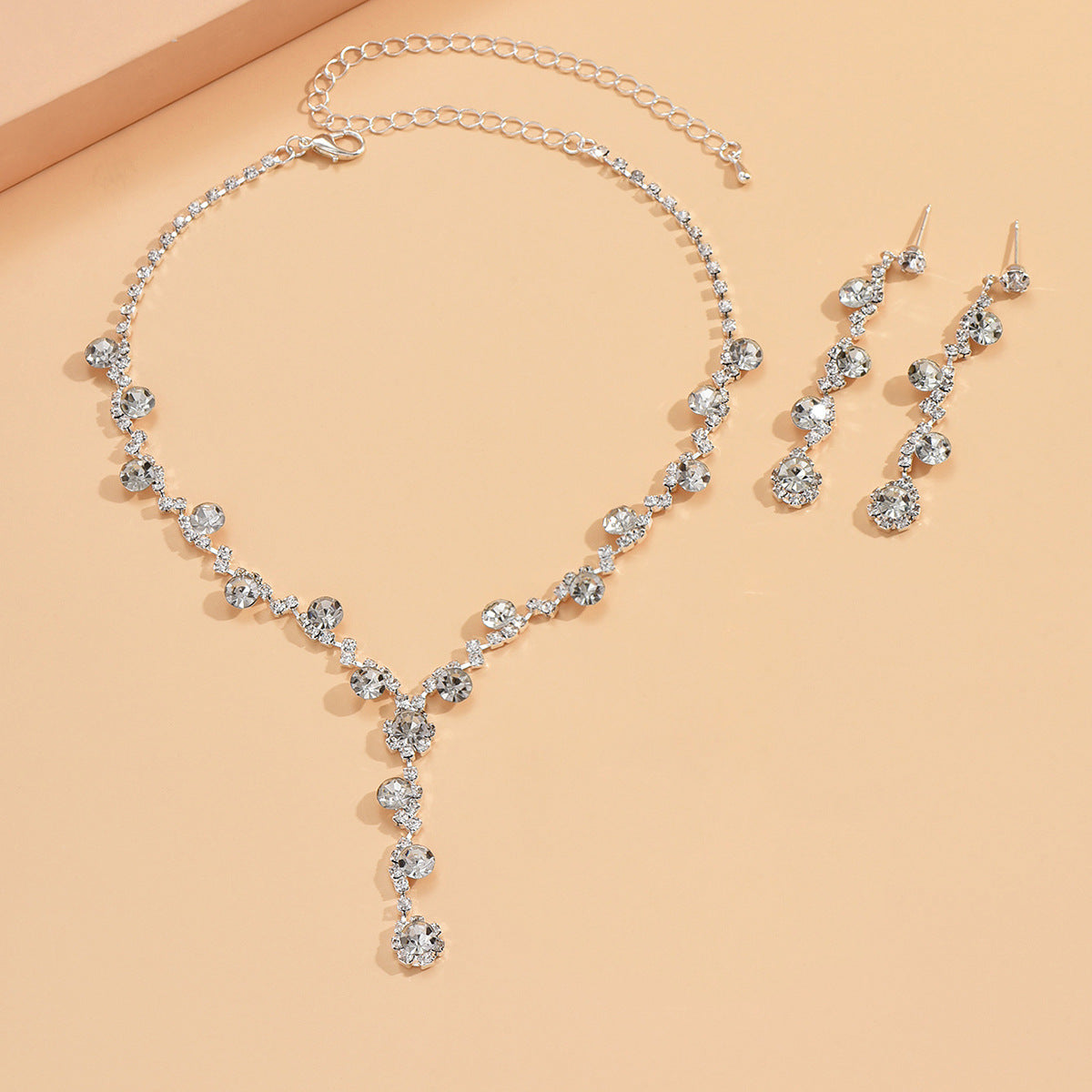 Fashion Crystal Necklace Ear Stud Bracelet Jewelry Accessories