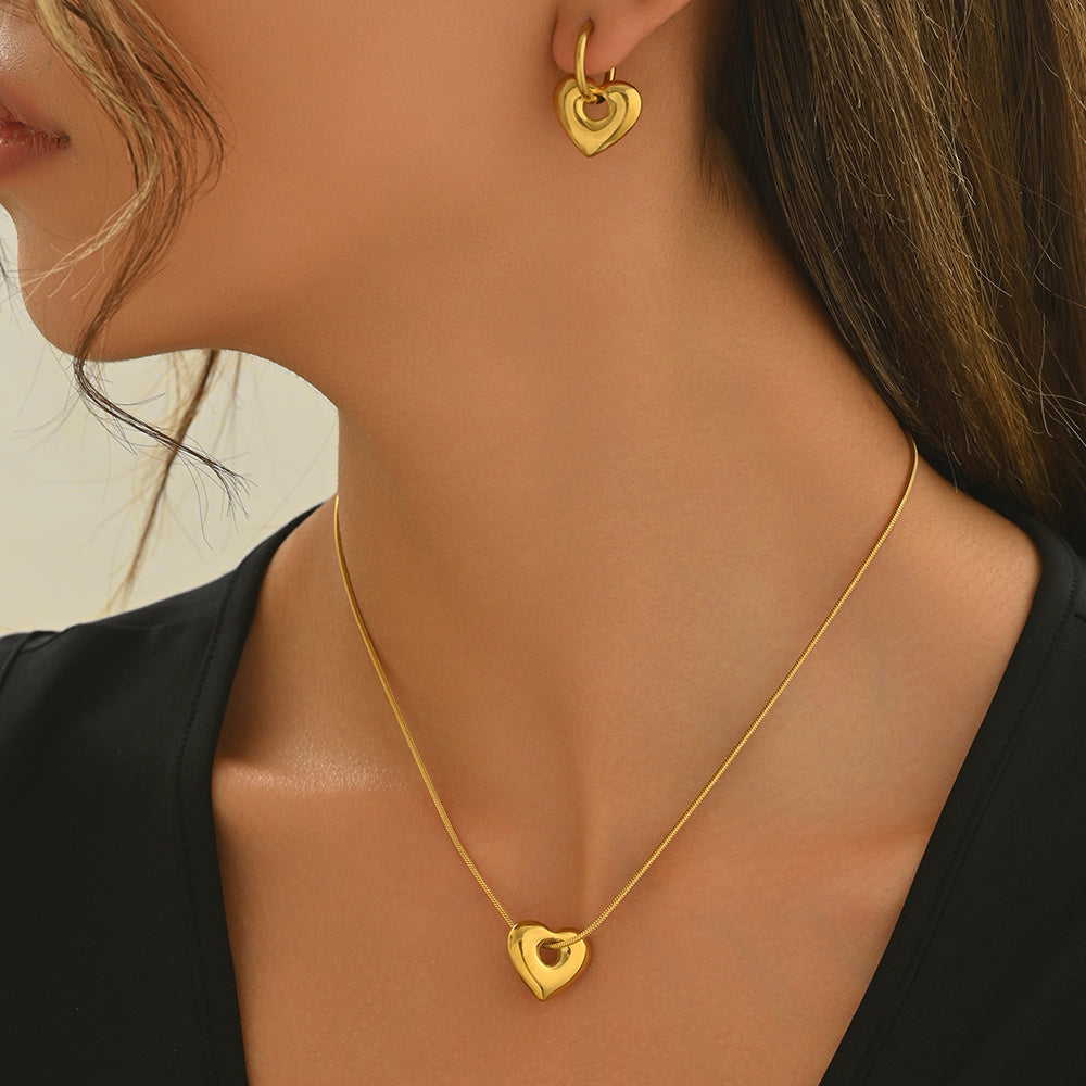 Lxalry 18K Gold Plated Hollow Heart Jewelry Set Mirror Polish Hypoallergenic Necklace Earrings For Women Never Fade Handmade Luxury Gift With Adjustable Chain